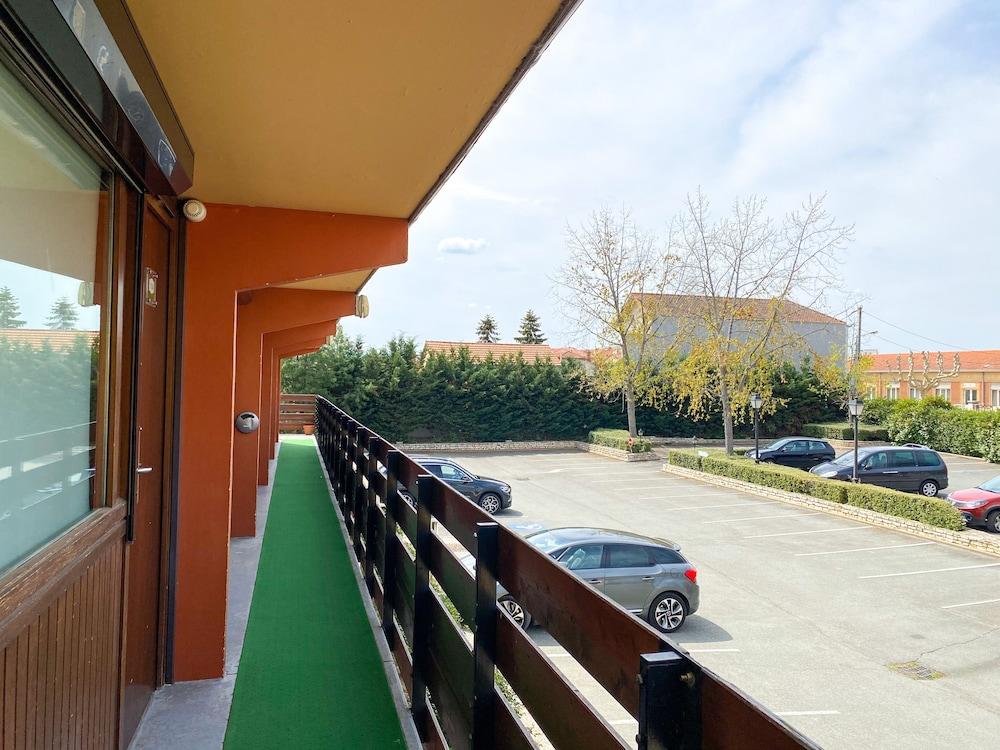 Kyriad Direct Roanne Hotel&Restaurant Buitenkant foto